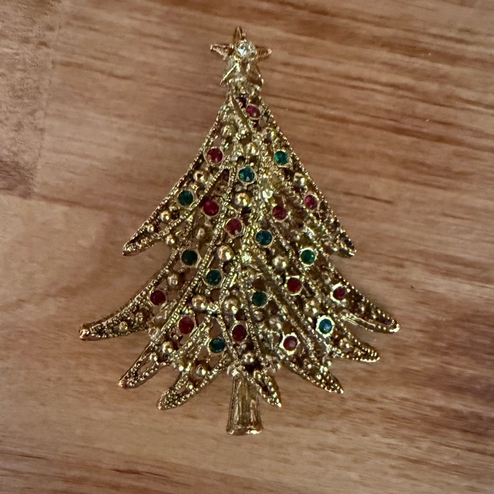 Festive Gold Christmas Tree Brooch